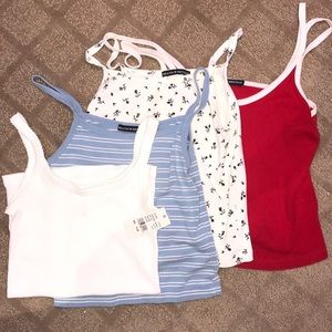 SET OF BRANDY MELVILLE TANKS